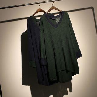 Two-tone V-neck Long Sweater