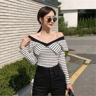 V-neck Stripe Slim-fit Top