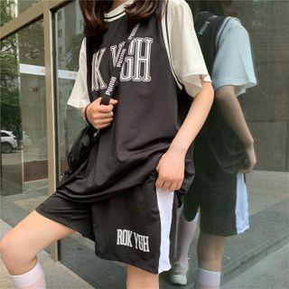 Elbow-sleeve T-shirt / Lettering Print Vest / Shorts / Set