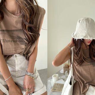 Sleeveless Graphic Print Top