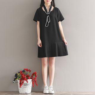 Pleated Hem Short Sleeve Dress With Neck Tie