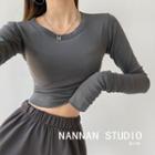 Plain Slim-fit Crop T-shirt