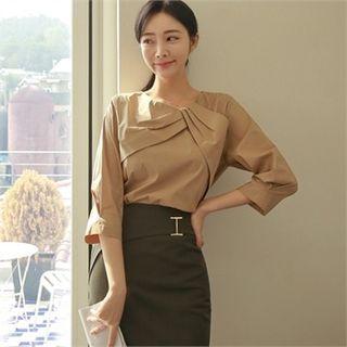 Pleated-trim Elbow-sleeve Top