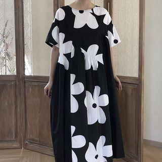Short-sleeve Floral Loose Fit Dress Black - One Size