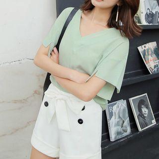 Plain V-neck Short-sleeve Chiffon Top