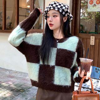 Checkerboard Fluffy Cropped Sweater