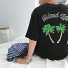 Palm Tree Embroidered Elbow Sleeve T-shirt