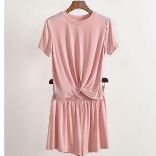 Loungewear Set: Twist Short-sleeve T-shirt + Shorts