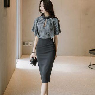Keyhole Front Short-sleeve Midi Sheath Dress