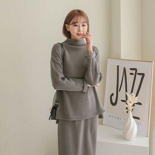 Set: Mock-neck Fleece-lined Top + Slit-side Skirt