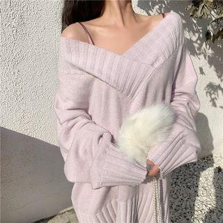 V-neck Sweater / Glitter Strappy Midi Dress