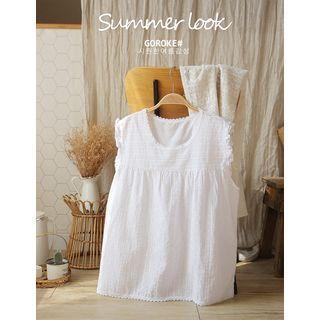 Sleeveless Eyelet-lace Top One Size