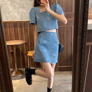 Short-sleeve Square-neck Printed Denim Top / High-waist Printed Denim Skirt