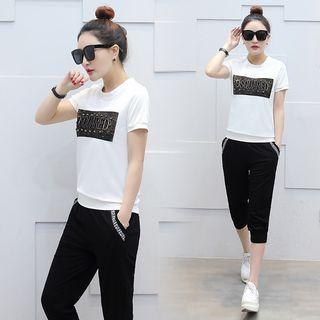 Set: Crew-neck Short-sleeve T-shirt + Cropped Sweatpants