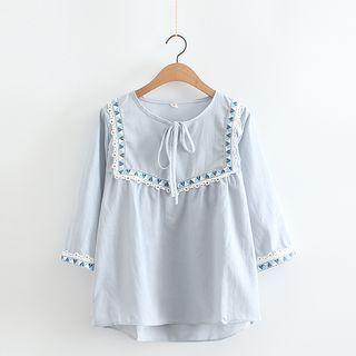 Bow Accent Applique 3/4 Sleeve Top