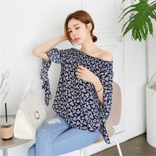 Off-shoulder 3/4-sleeve Floral Top