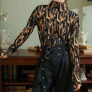 Mock Turtleneck Leopard Print T-shirt