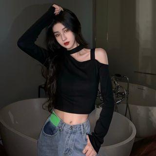 Long-sleeve Asymmetric Shoulder Cropped Top Black - One Size