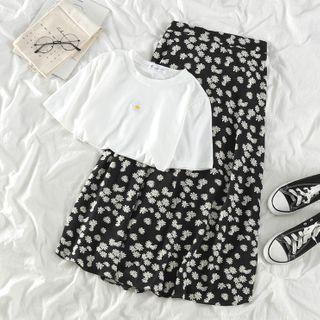 Flower Short-sleeve T-shirt / Floral Midi Skirt