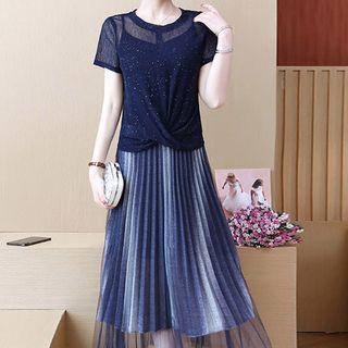 Set: Short-sleeve Glitter T-shirt + Spaghetti Strap Midi Pleated Dress