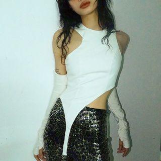 Set: Asymmetric Sleeveless Top + Arm Sleeves