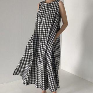 Sleeveless Plaid Midi Dress Black & White - One Size