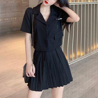 Short-sleeve Top / Pleated Mini Skirt