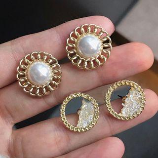 Faux Pearl / Shell Earring