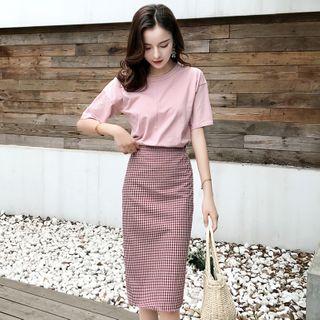 Set: Short-sleeve T-shirt + Gingham Pencil Skirt