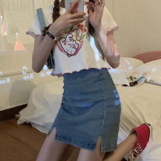 Short-sleeve Cropped T-shirt / Denim Skirt