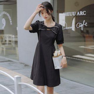 Short-sleeve Bow-neck A-line Dress