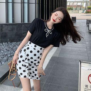 Set: Faux Pearl Bow Short-sleeve T-shirt + Dotted Ruffled Pencil Skirt