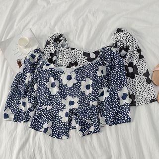 Off-shoulder Flower Slit-front Cropped Top
