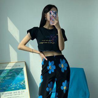 Stitched Illustrated Cropped T-shirt