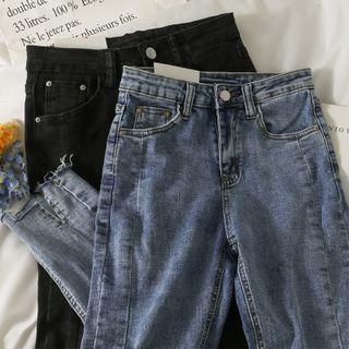 Frayed Slit-hem Skinny Jeans