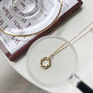 Twist Circle Necklace L199 - Gold - One Size