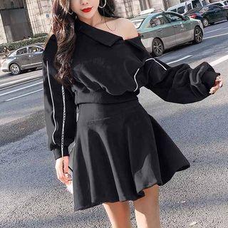 Off-shoulder Velvet Top + A-line Skirt
