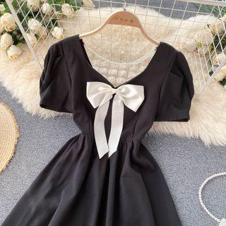 V-neck Bow Puff-sleeve Dress