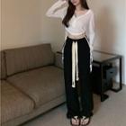 Long-sleeve V-neck Cropped Henley T-shirt / Drawstring Sweatpants
