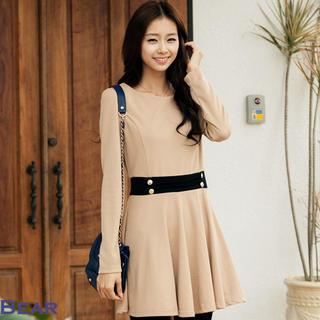 Contrast-trim A-line Dress
