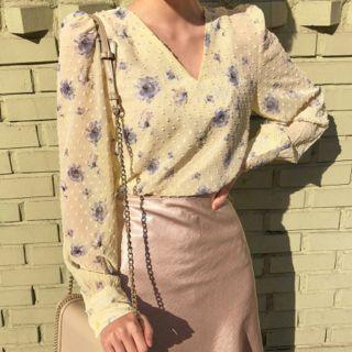 Bishop-sleeve Floral Blouse