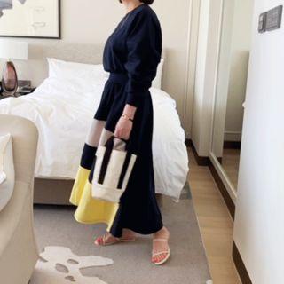 Round-neck Contrast-trim A-line Pullover Dress