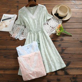 Short-sleeve Pried A-line Midi Dress
