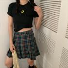 Short-sleeve T-shirt / Plaid Mini A-line Pleated Skirt