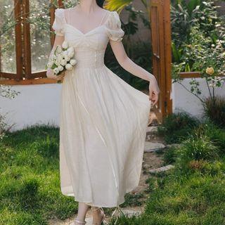 Puff-sleeve Ruffled A-line Wedding Gown / Veil / Set