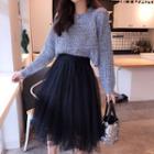 Crew-neck Cropped Sweater / Mesh A-line Skirt