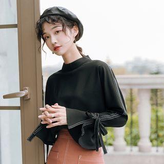 Ribbon Bell-sleeve Blouse