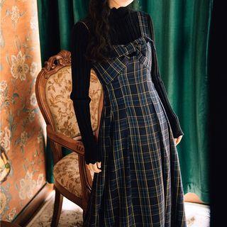 Set: Mock-turtleneck Ribbed Knit Top + Plaid Maxi Pinafore Dress