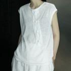 Frog-button Sleeveless T-shirt