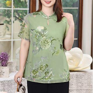 Plus-size Short-sleeve Floral Blouse
